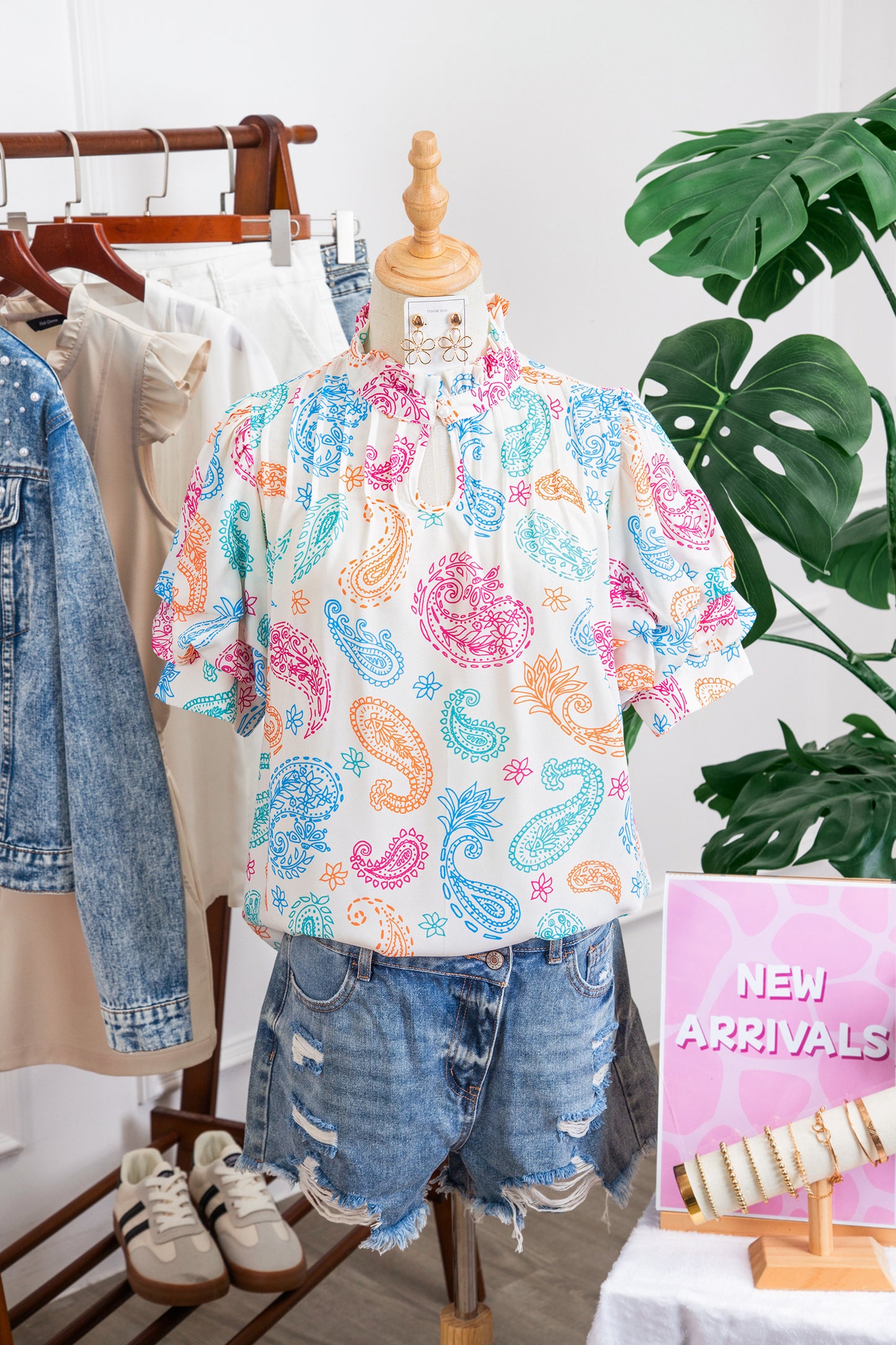 Multicolour Vibrant Paisley Printed Button Keyhole Puff Sleeve Blouse