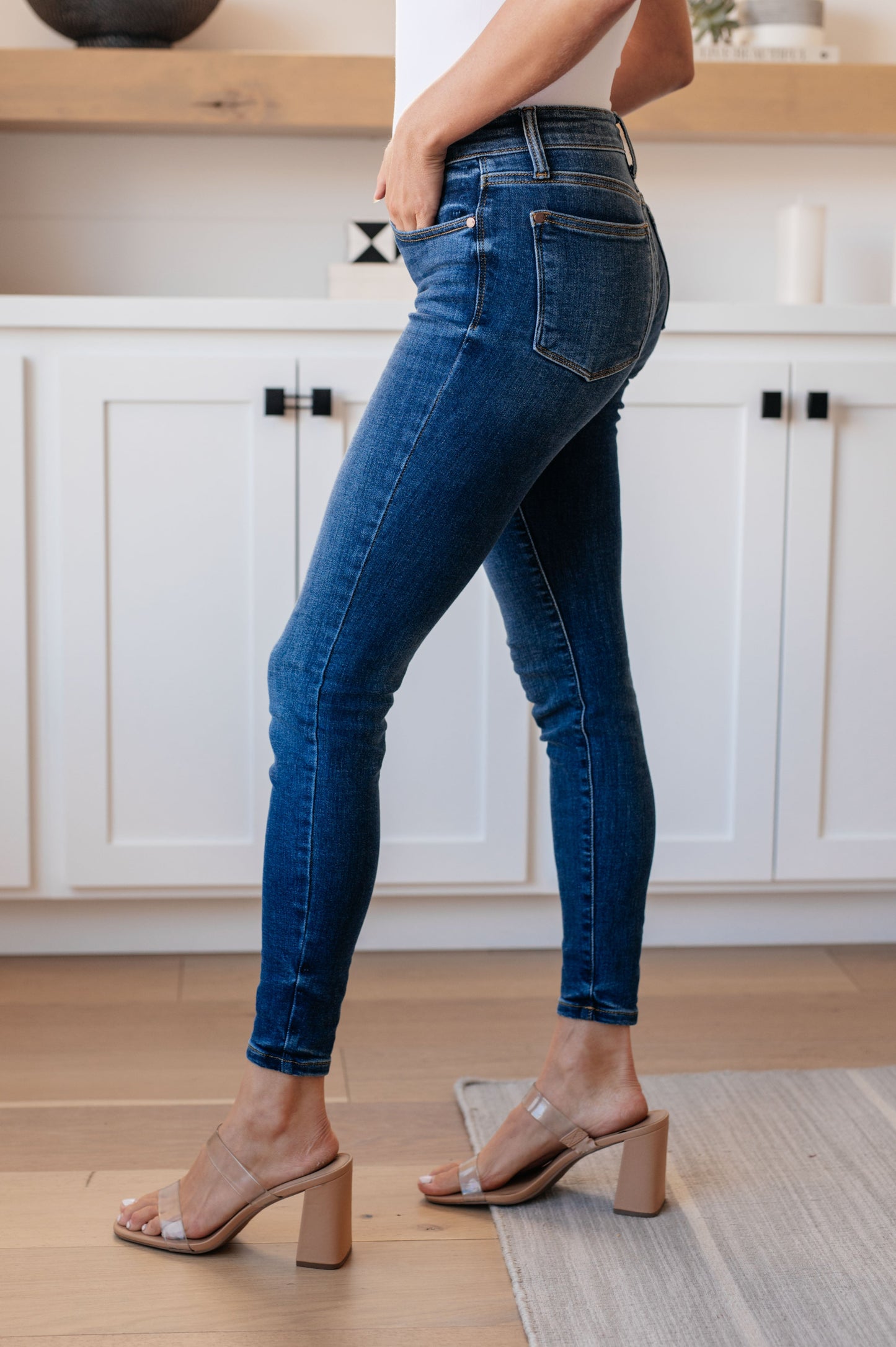 Judy Blue - Maxine Mid-Rise Skinny Jeans